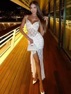 Robe longue nuisette en dentelle transparente à volants pour femme - Robe moulante blanche sexy à ourlet asymétrique et fines bretelles - Soirée de gala d'été 2026