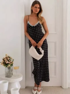 Robe longue à pois et bretelles fines style chic français avec bordure en dentelle et n艙ud sur le devant - Idéale pour un pique-nique d'été 2026