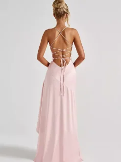 Robe longue rouge bustier en satin fendue jusqu'à la cuisse style audacieux et formel pour femme