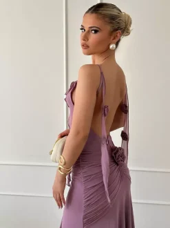 Robe longue sirène froncée dos nu à volants et rosettes pour femme 2026