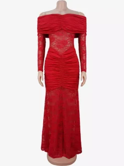 Robe longue sirène moulante en dentelle à épaules dénudées et empiècements transparents coupe ajustée collection 2026