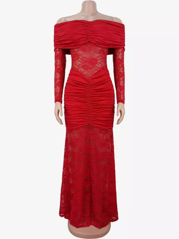 Robe longue sirène moulante en dentelle à épaules dénudées et empiècements transparents coupe ajustée collection 2026