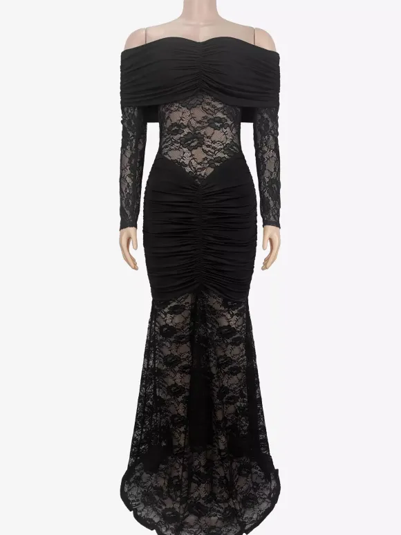 Robe longue sirène moulante en dentelle à épaules dénudées et empiècements transparents coupe ajustée collection 2026