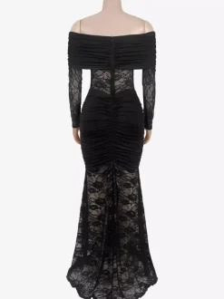 Robe longue sirène moulante en dentelle à épaules dénudées et empiècements transparents coupe ajustée collection 2026