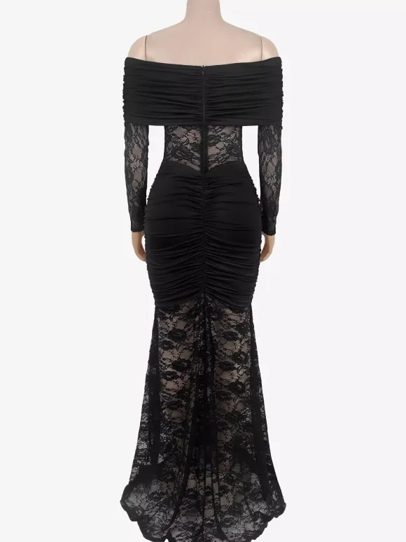 Robe longue sirène moulante en dentelle à épaules dénudées et empiècements transparents coupe ajustée collection 2026