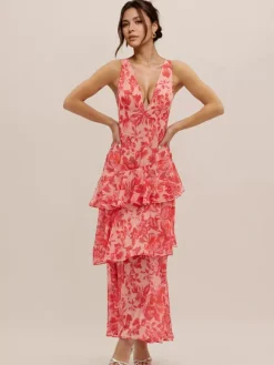 Robe longue à volants superposés et imprimé floral avec décolleté en V profond et dos ouvert 2026
