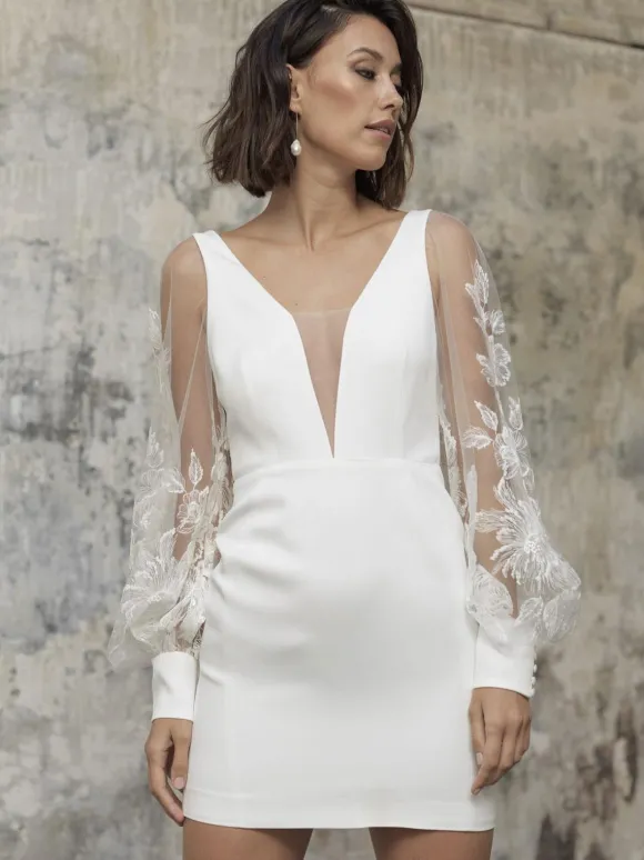Robe mariée courte blanche en satin col V plongeant manche longue transparent décolleté jupe au dessus de genou Robe de mariage