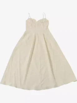Robe maxi sans manches à bretelles col montant taille haute dos nu plissée couleur abricot.