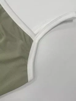 Robe maxi verte sexy à col rond et dos nu sans manches et taille haute pour femme.