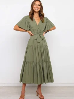 Robe midi bohème à volants pour femme - Robe d'été fluide à col en V manches papillon et coupe trapèze - Idéale pour les invités aux mariages d'été 2026
