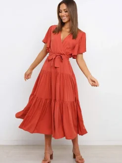 Robe midi bohème à volants pour femme - Robe d'été fluide à col en V manches papillon et coupe trapèze - Idéale pour les invités aux mariages d'été 2026
