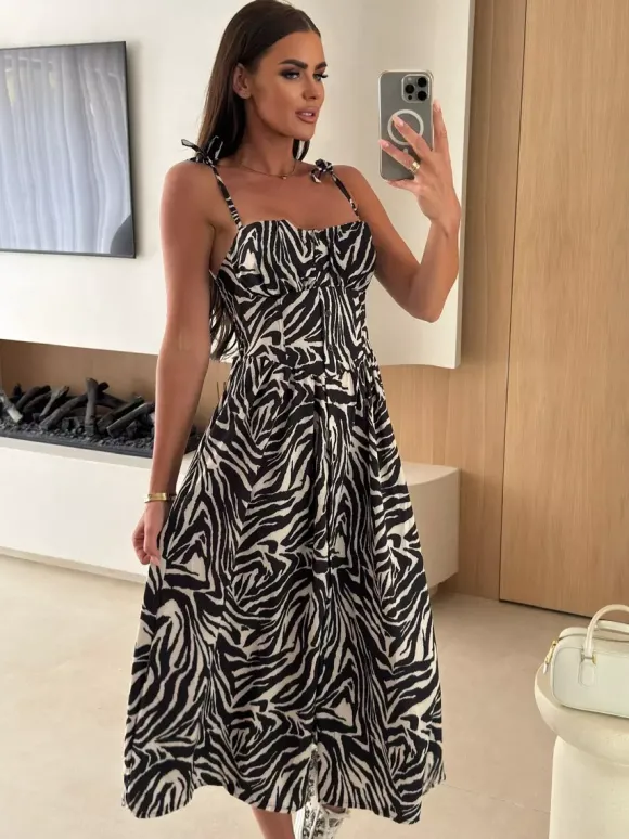 Robe midi bustier à motif floral et fruité parfaite pour les sorties décontractées
