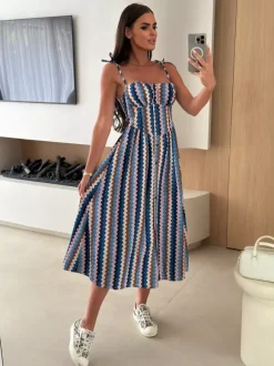 Robe midi bustier à motif floral et fruité parfaite pour les sorties décontractées