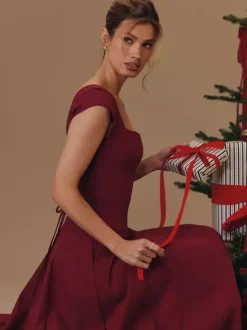 Robe midi élégante à col carré et coupe trapèze pour femme - Robe d'été vintage sans manches cintrée et évasée - Idéale pour les invités aux mariages d'été et les cocktails (collection 2026)