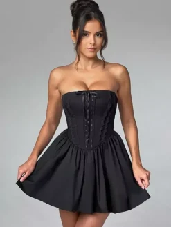 Robe mini-corset jaune beurre sans manches avec bordure en dentelle et dos lacé 2026