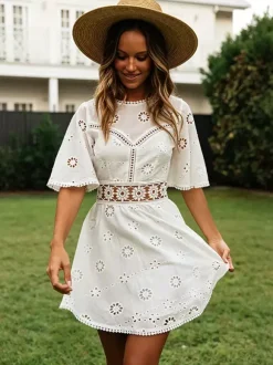 Robe mini dos nu à 艙illets blancs pour femme - Robe d'été bohème en coton coupe évasée et manches bouffantes - Idéale pour les vacances d'été à la plage 2026