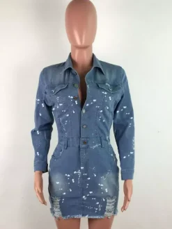 Robe mini en jean délavé pour femme - Robe moulante en jean bleu moyen à ourlet déchiré et imprimé éclaboussures de peinture - Idéale pour une soirée printanière 2026