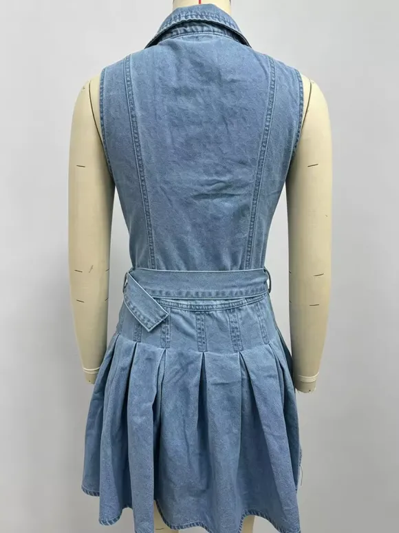 Robe mini en jean sans manches pour femme - Robe patineuse en jean plissée ceinturée et boutonnée style années 2000 - Idéale pour un pique-nique décontracté l'été 2026