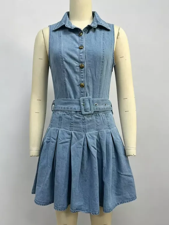 Robe mini en jean sans manches pour femme - Robe patineuse en jean plissée ceinturée et boutonnée style années 2000 - Idéale pour un pique-nique décontracté l'été 2026