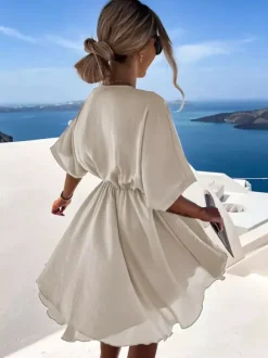 Robe mini en satin pour femme - Robe patineuse bohème portefeuille à manches courtes et col en V - Idéale pour les fêtes d'été à la plage 2026