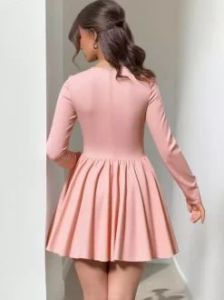 Robe mini rose trapèze style corset pour femme - Empiècements en dentelle Coquette manches longues - Fête d'anniversaire printanière 2026