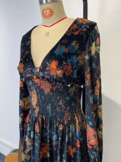 Robe mini vintage à imprimé floral taille smockée col en V et manches longues pour femme 2026