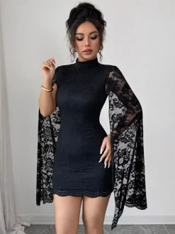 Robe moulante mini en dentelle florale à manches cape et col montant pour femme 2026
