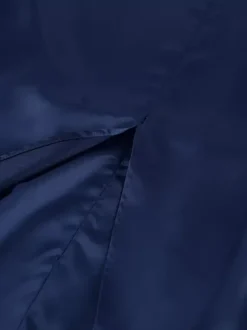 Robe moulante mini à manches cape en satin et col montant pour femme 2026
