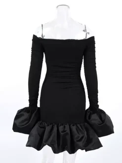 Robe moulante mini à épaules dénudées ourlet bouffant et froncée manches longues collection femme 2026