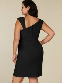 Robe mère de la mariée décolleté sans manches coupe trapèze plissée pour les invités de mariage
