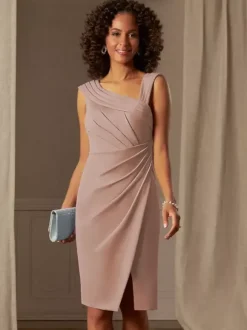 Robe mère de la mariée décolleté sans manches coupe trapèze plissée pour les invités de mariage