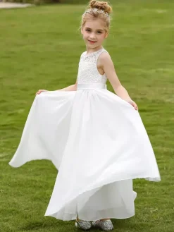 Robes de demoiselle d'honneur blanches en dentelle blanche sans manches à col bijou