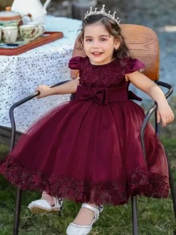 Robes de demoiselle d'honneur blanches robes d'occasion spéciale dentelle bordeaux manches courtes col bijou robes de demoiselle d'honneur