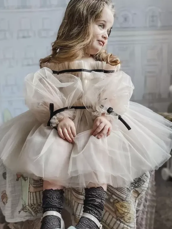 Robes de demoiselle d'honneur de mariage Robes pour occasions spéciales Nude Manches longues Volants