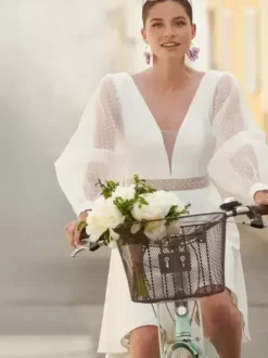 Robes de mariée courtes col en V court manches longues tulle court robe de mariée courte