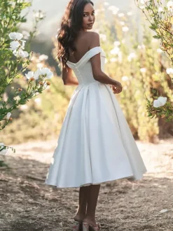 Robes de mariée courtes épaules dénudées sans manches longueur thé
