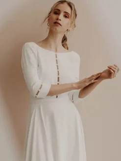 Robes de mariée vintage longues jusqu'au sol col en V manches courtes robes traditionnelles pour la mariée
