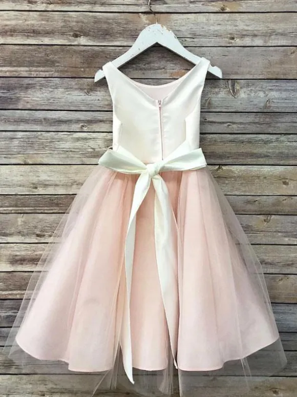 Robes cortège enfant champagne en dentelle col rond zip sur dos Robe fille de fleur