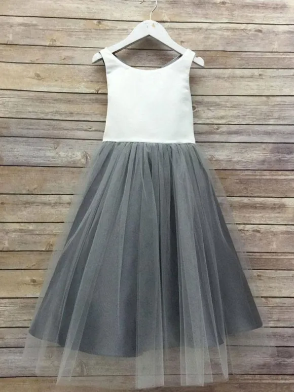 Robes cortège enfant champagne en dentelle col rond zip sur dos Robe fille de fleur