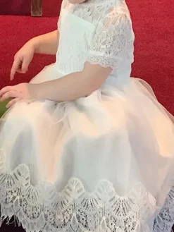 Robes cortège enfant ivoire en tulle col rond en dentelle longueur au dessus de genou robe fille de fleur