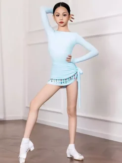 Robes de danse latine bleu ciel clair pour femmes filles et adultes ensemble gainant à manches longues et dentelle. Costumes de danse.