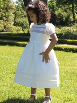 Robes de demoiselle d'honneur blanches en polyester ivoire manches courtes col bijou robes de demoiselle d'honneur