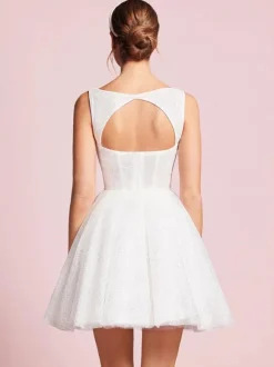 Robes de mariée courtes à col carré sans manches en coupe A