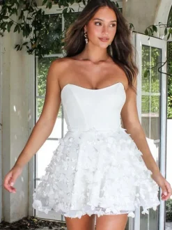 Robes de mariée courtes courtes sans bretelles sans manches A-Line taille naturelle robes de mariée en dentelle