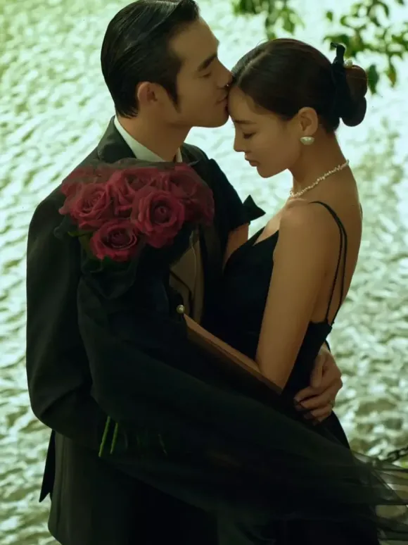 Robes de mariée noires Robe de mariée A-ligne sans manches longueur thé Personnalisation gratuite