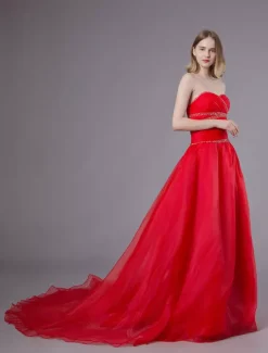 Robes de mariée rouges robes de soirée sans bretelles en organza perlées