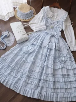 Robe Sweet Lolita avec ceinture en dentelle et volants longueur thé.