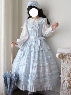 Robe Sweet Lolita avec ceinture en dentelle et volants longueur thé.