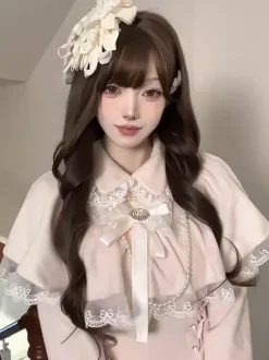 Robe Sweet Lolita rose classique avec fausse cape à deux couches manches longues et n艙uds.