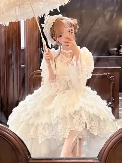 Robe Sweet Lolita sans manches à bordure en dentelle et jupe-salopette bouffante disponible en 3 couleurs